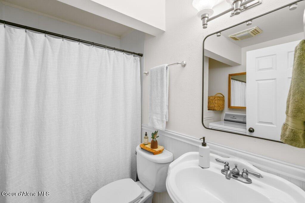 8205 North Ridgewood Drive, Unit 3 Hayden, ID 83835 - Photo 10 of 19 Bathroom