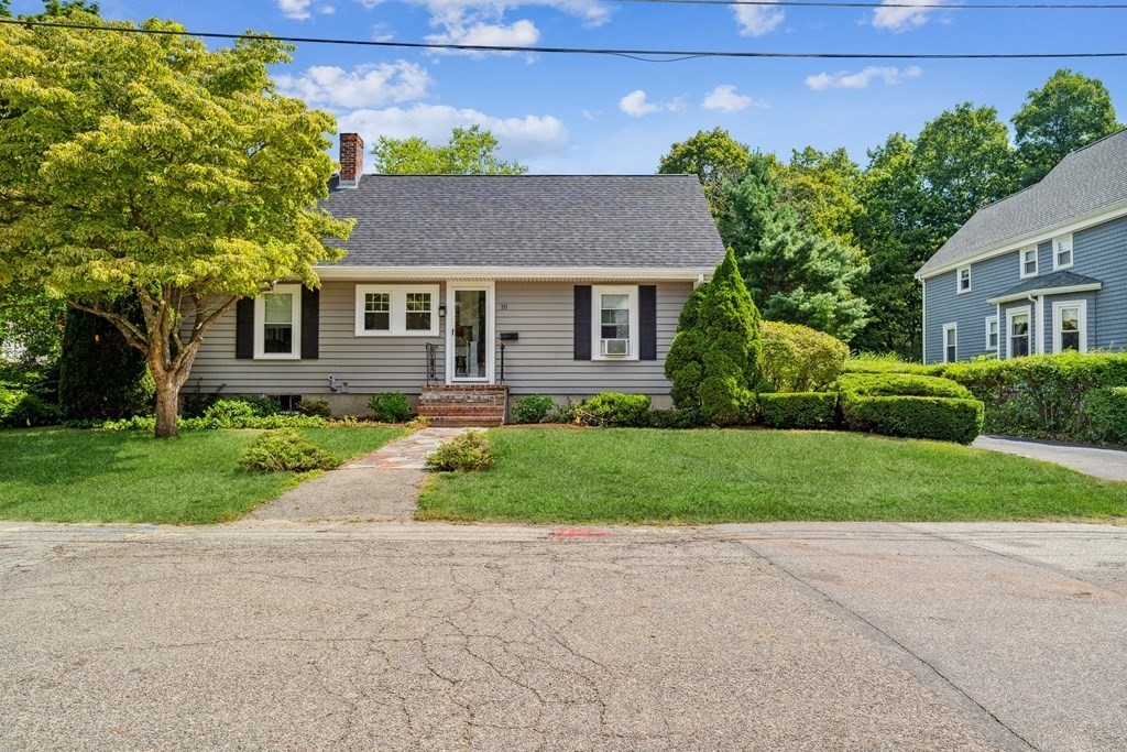 10 Hayward Street, Easton, MA 02356 Compass