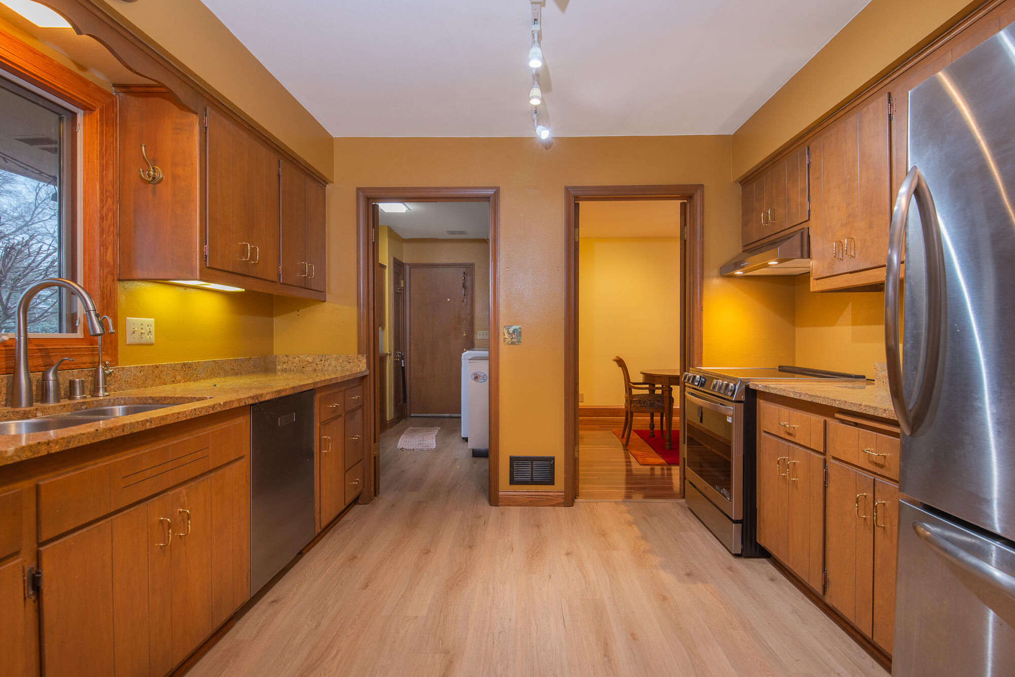 4024 South Brook Road Caledonia, WI 53126 - Photo 11 of 66 Kitchen with reverse osmosis water filter system and granite counter tops
