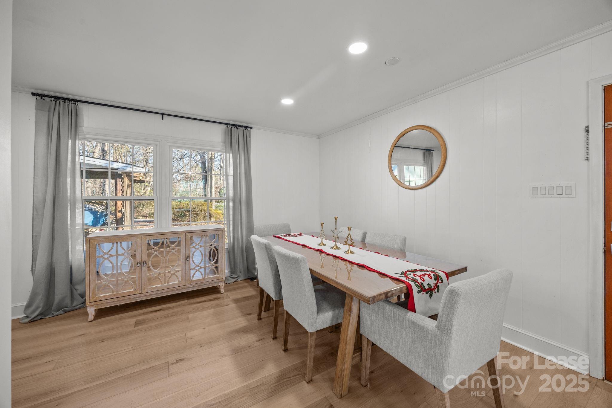 4611 Kiser Island Road Terrell, NC 28682 - Photo 16 of 40 a hallway with a table and couch