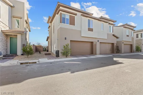 $3,495 | 692 Echelon Street, Las Vegas, NV 89138