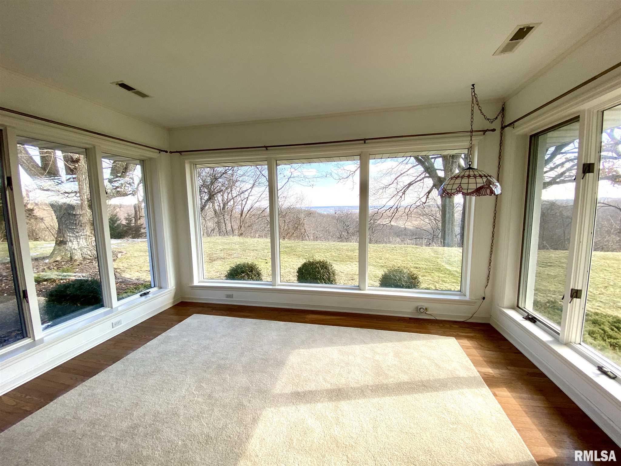 404 East High Point Road Peoria, IL 61614 - Photo 13 of 38 Gallery Image 13