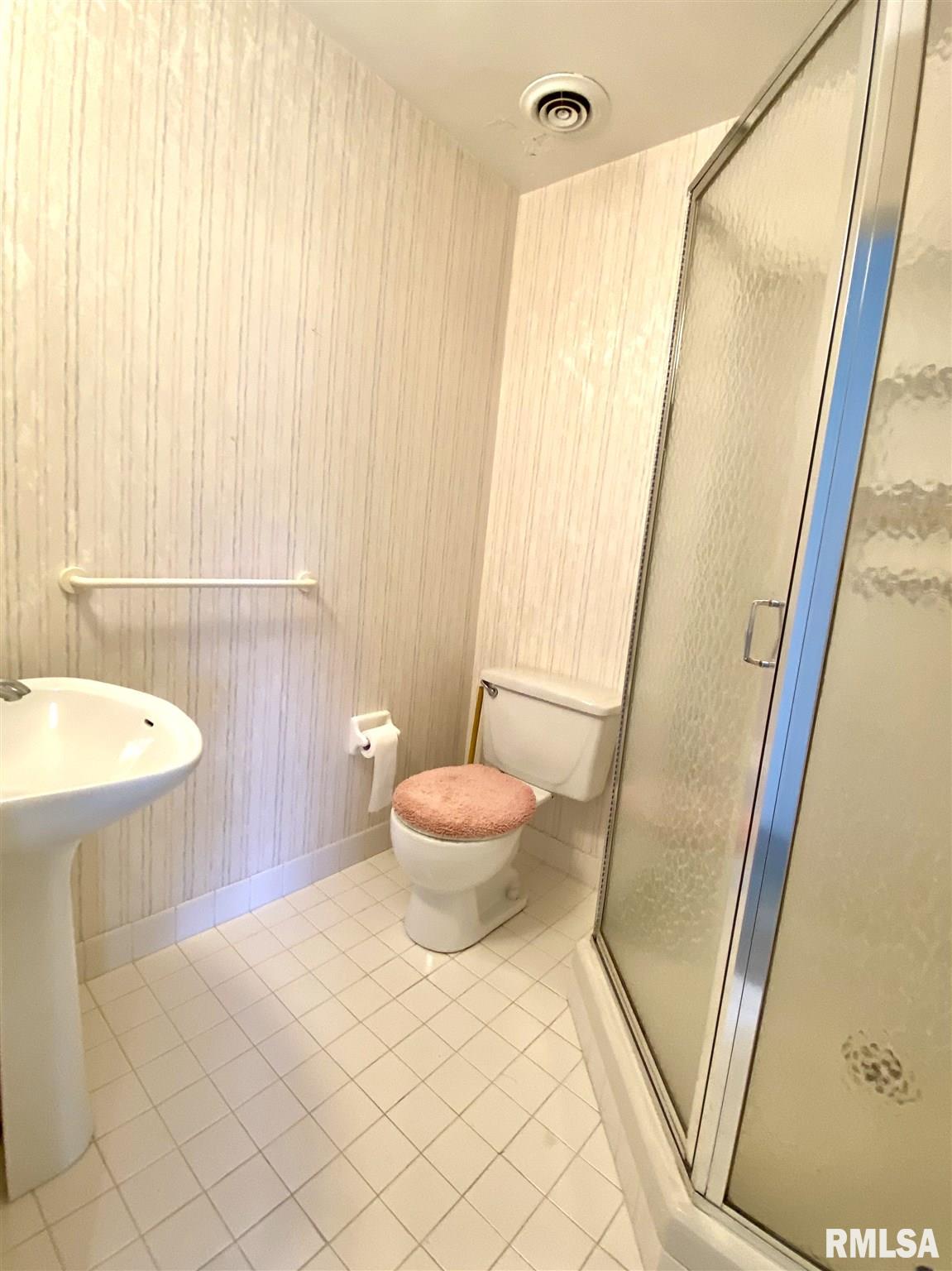 404 East High Point Road Peoria, IL 61614 - Photo 22 of 38 Gallery Image 22