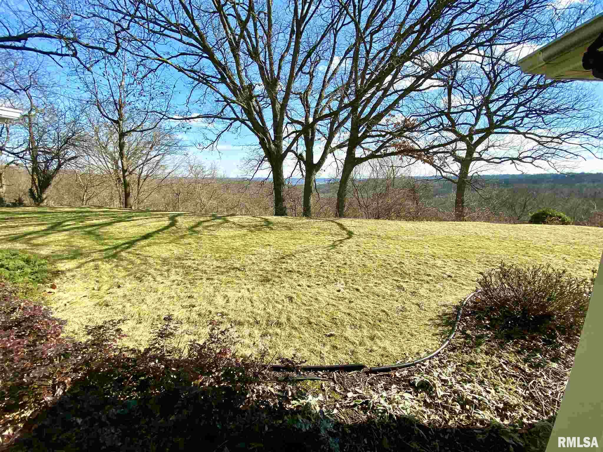 404 East High Point Road Peoria, IL 61614 - Photo 9 of 38 Gallery Image 9