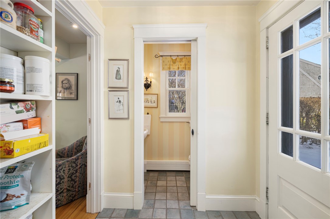 68 Sachuest Way Middletown, RI 02842 - Photo 13 of 30