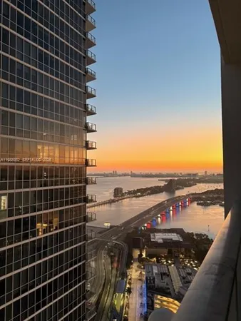 $3,500 | 1040 Biscayne Boulevard, Unit 1905, Miami, FL 33132