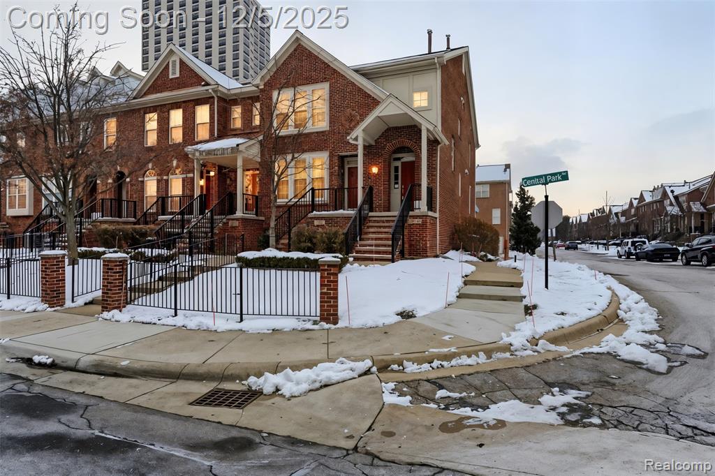 20336 Rodeo Court Southfield, MI 48075 - Photo 1 of 20 Gallery Image 1