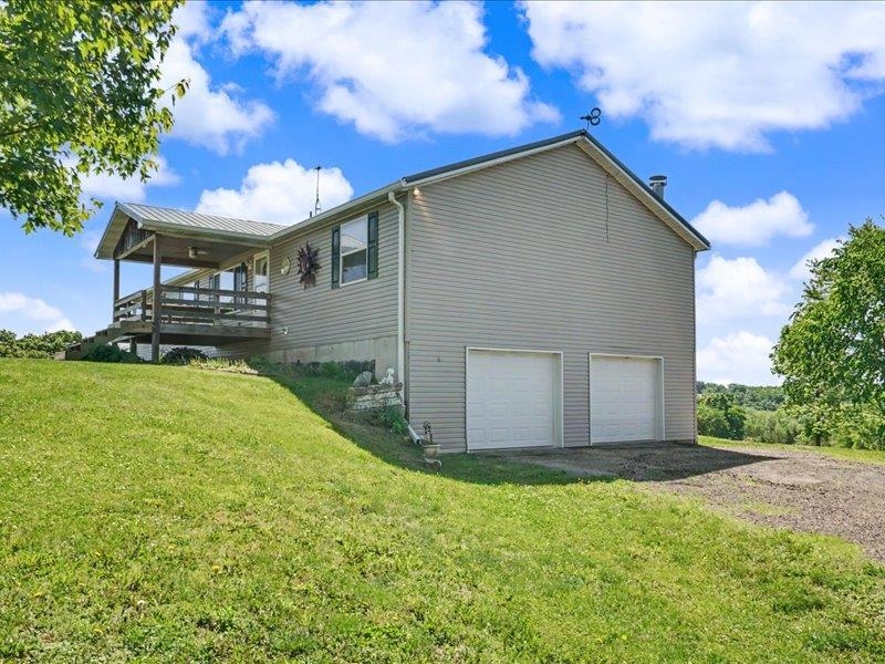 874 Rock Cut Road Hazel Green, WI 53811 - Photo 4 of 36