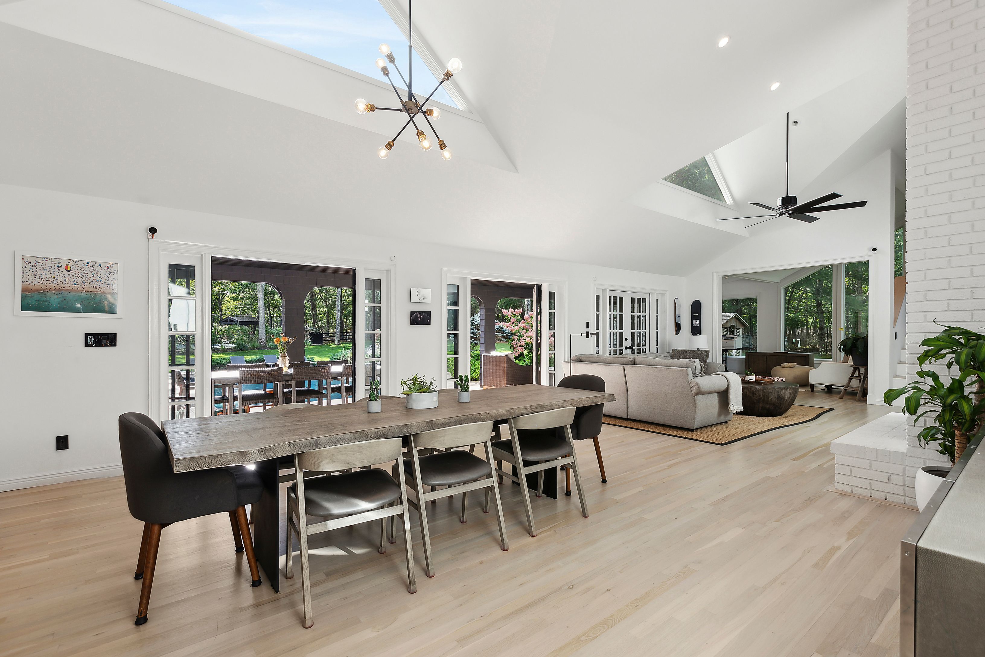 110 Merchants Path Wainscott, NY 11963 - Photo 4 of 24