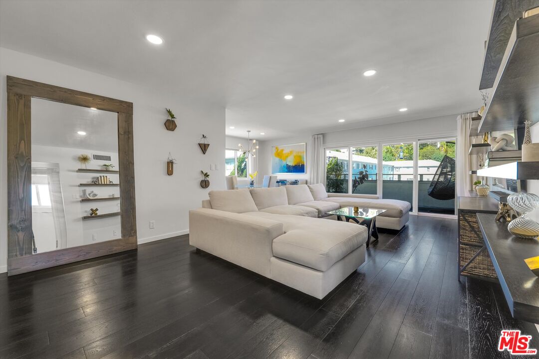 7949 Selma Avenue, Unit 21 Los Angeles, CA 90046 - Photo 3 of 24