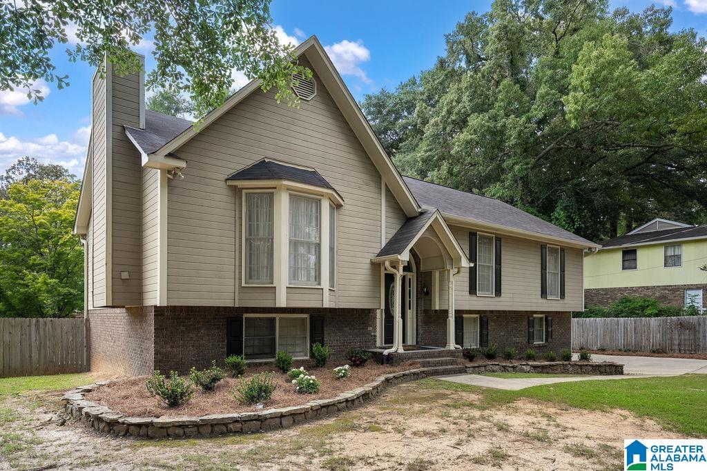 96 Tomahawk Circle Pelham, AL 35124 - Photo 5 of 39