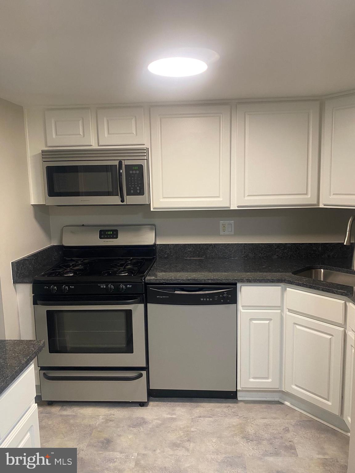 1414 Northgate Square, Unit 14/1B Reston, VA 20190 - Photo 6 of 12 NEW LVP flooring