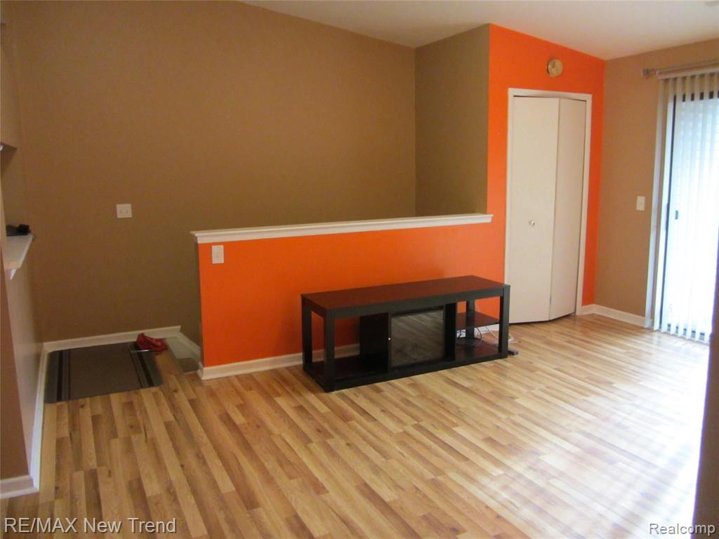 24056 Middlebelt Road Farmington Hills, MI 48336 - Photo 3 of 13
