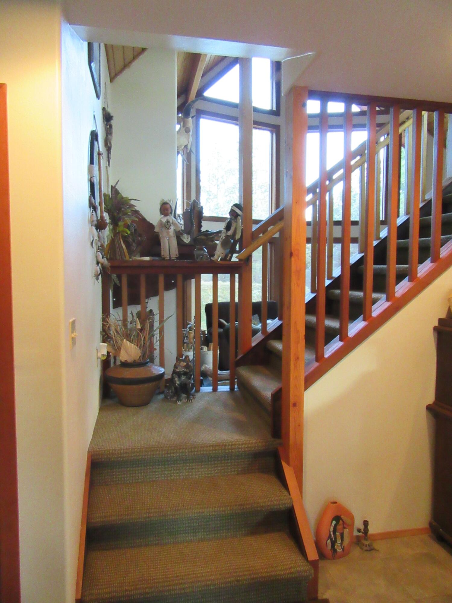 16144 Sprague River Road Chiloquin, OR 97624 - Photo 20 of 81 Lower landing on Staircase