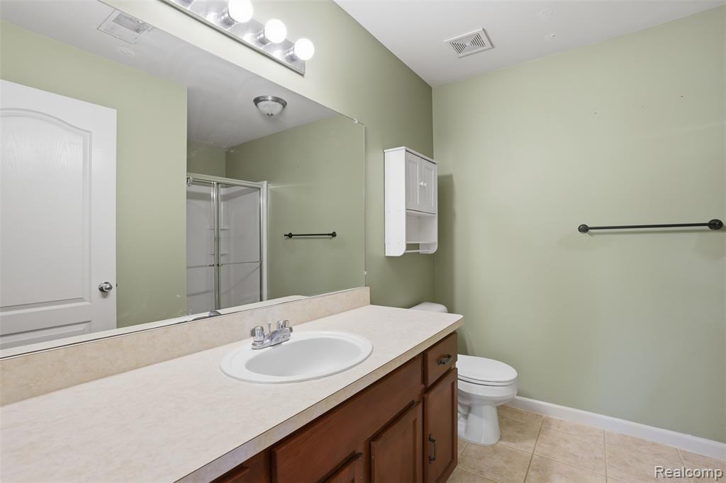 320 North Wixom Road, Unit 30 Wixom, MI 48393 - Photo 20 of 28