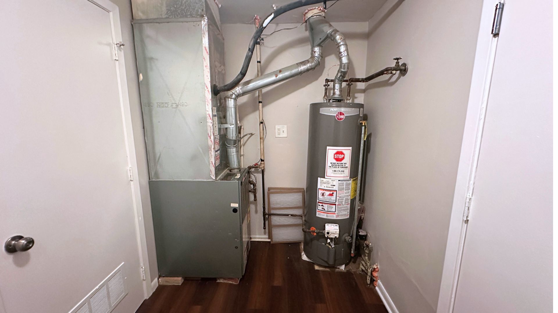 123 Oriole Road Matteson, IL 60443 - Photo 23 of 27 a view of hallway with wooden floor