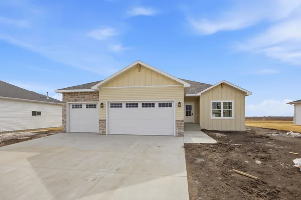 $774,900 | 4288 Pine Parkway South, Fargo, ND 58104