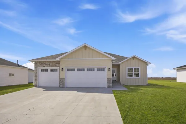 $774,900 | 4288 Pine Parkway South, Fargo, ND 58104