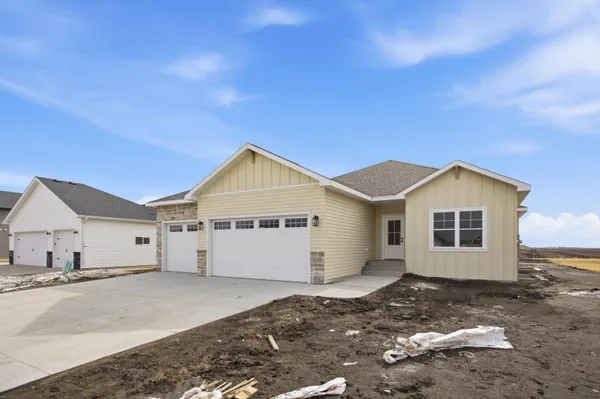 $774,900 | 4288 Pine Parkway South, Fargo, ND 58104