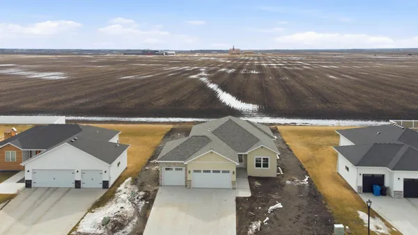 $774,900 | 4288 Pine Parkway South, Fargo, ND 58104