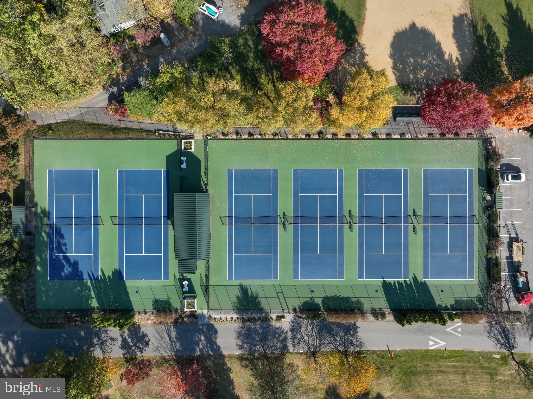 769 Robin Hood Road Annapolis, MD 21405 - Photo 61 of 79 a view of a house with a swimming pool