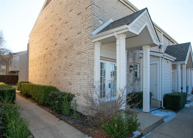 $1,400 | 5881 Preston View Boulevard, Unit 160, Dallas, TX 75240