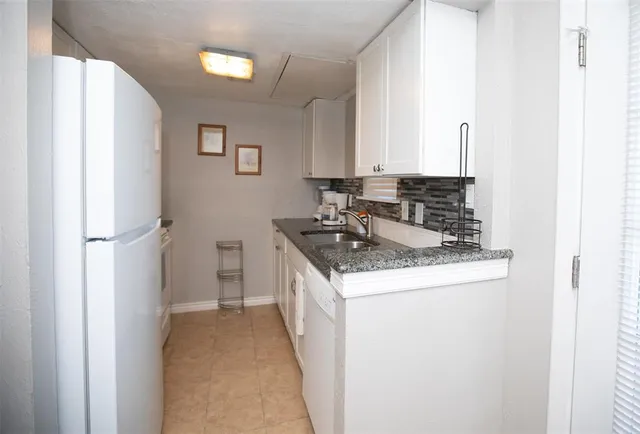 $1,400 | 5881 Preston View Boulevard, Unit 160, Dallas, TX 75240