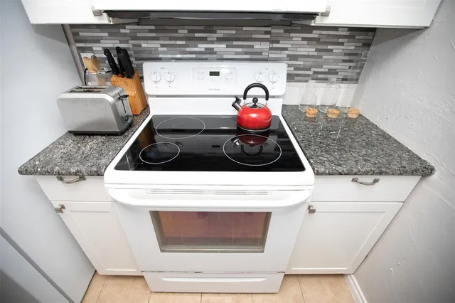 $1,400 | 5881 Preston View Boulevard, Unit 160, Dallas, TX 75240