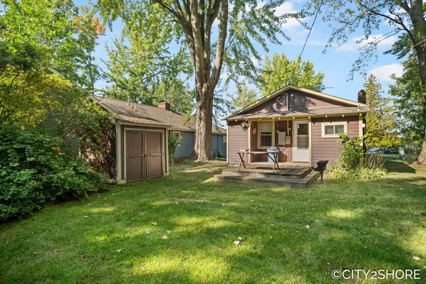 $599,900 | 5964 122nd Avenue, Fennville, MI 49408