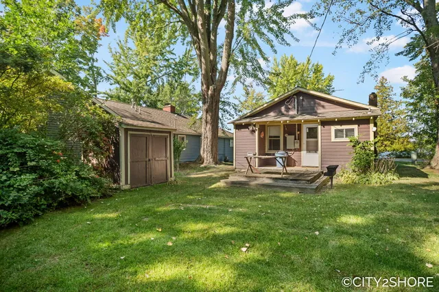 $599,900 | 5964 122nd Avenue, Fennville, MI 49408