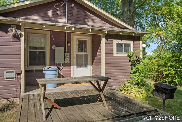 $599,900 | 5964 122nd Avenue, Fennville, MI 49408