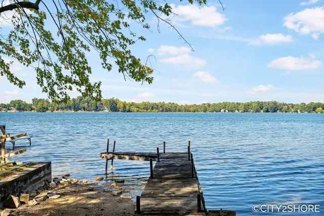 $599,900 | 5964 122nd Avenue, Fennville, MI 49408