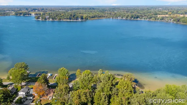 $599,900 | 5964 122nd Avenue, Fennville, MI 49408