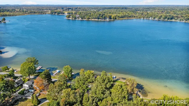 $599,900 | 5964 122nd Avenue, Fennville, MI 49408