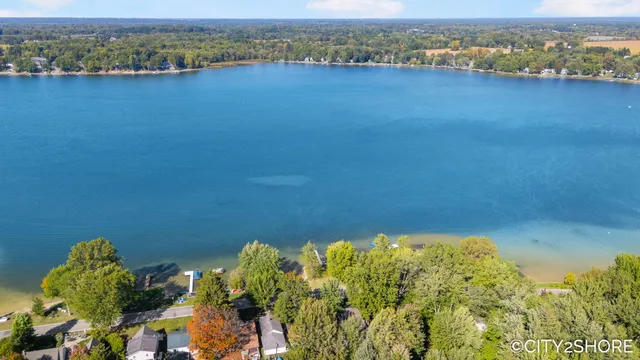 $599,900 | 5964 122nd Avenue, Fennville, MI 49408