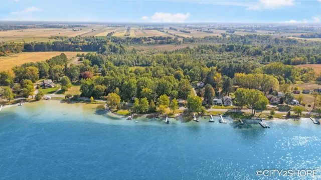 $599,900 | 5964 122nd Avenue, Fennville, MI 49408