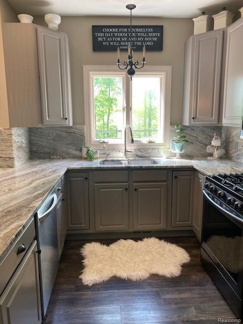 4910 Clements Circle Howell, MI 48855 - Photo 4 of 17 IMG_2364.jpg