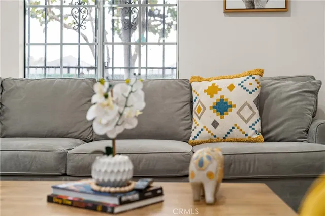 $950,000 | 7516 Avalon Boulevard, Los Angeles, CA 90003