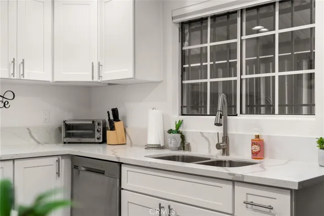 $950,000 | 7516 Avalon Boulevard, Los Angeles, CA 90003