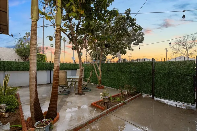 $950,000 | 7516 Avalon Boulevard, Los Angeles, CA 90003