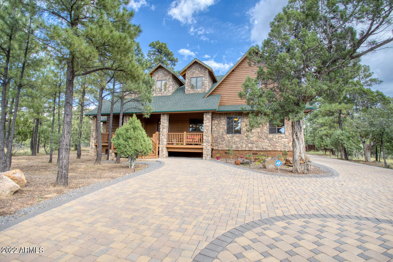 4550 West Hawthorn Road Show Low, AZ 85901 - Photo 2 of 32 2