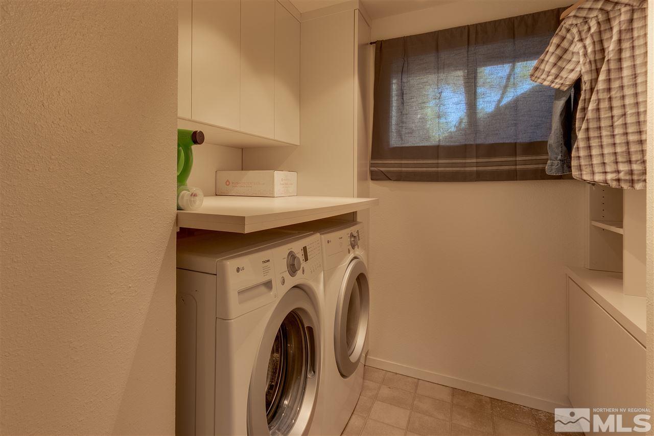 12935 Roseview Lane Reno, NV 89511 - Photo 14 of 17 a utility room with dryer and washer