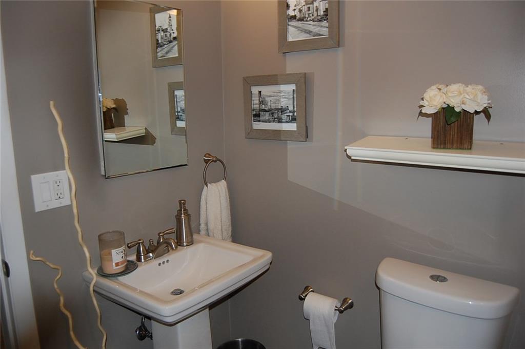 100 Morgan Hill Road Morgan, PA 15064 - Photo 10 of 20 Beautiful main floor bath!