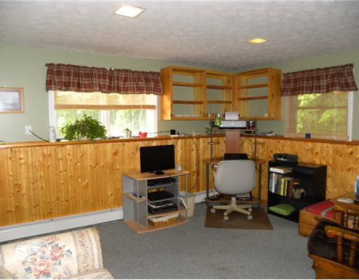 90 Beech Hill Road Auburn, ME 04210 - Photo 15 of 20 Den/Family/Great Room.