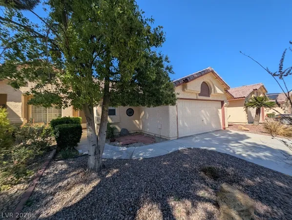 $2,000 | 5117 Kingsbridge, Las Vegas, NV 89130
