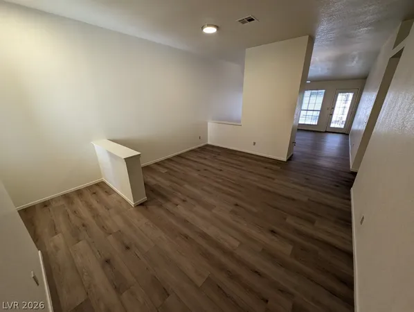 $2,000 | 5117 Kingsbridge, Las Vegas, NV 89130