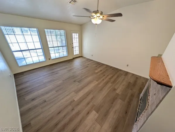 $2,000 | 5117 Kingsbridge, Las Vegas, NV 89130