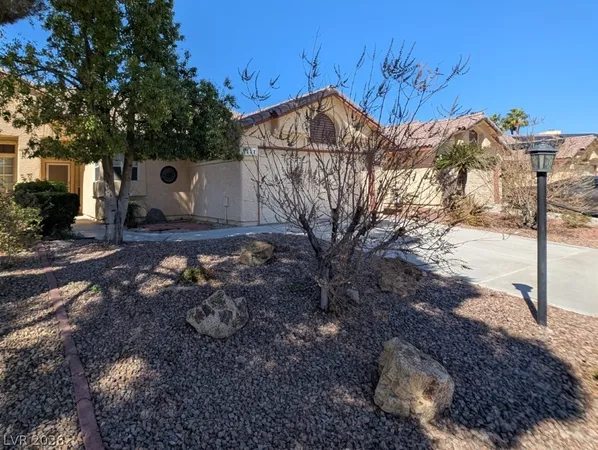 $2,000 | 5117 Kingsbridge, Las Vegas, NV 89130