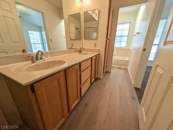 $2,000 | 5117 Kingsbridge, Las Vegas, NV 89130