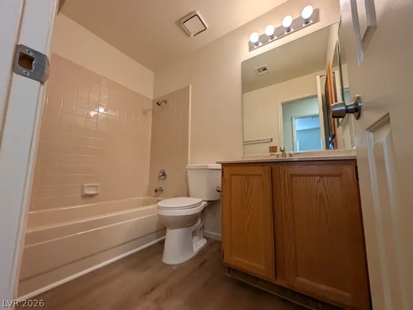 $2,000 | 5117 Kingsbridge, Las Vegas, NV 89130